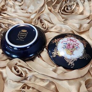 Limoges Castel lidded Trinket Box made in France 22k gold Coquette